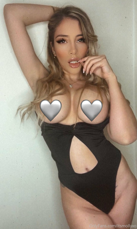 Nacktes geleaktes OnlyFans-Foto von Itsmollyxo