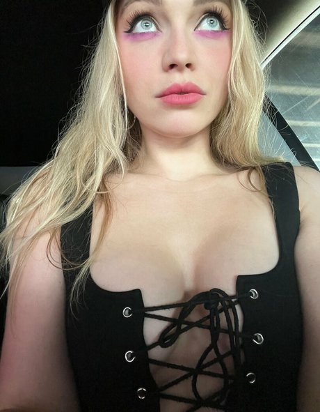Nacktes geleaktes OnlyFans-Foto von Loveachloe