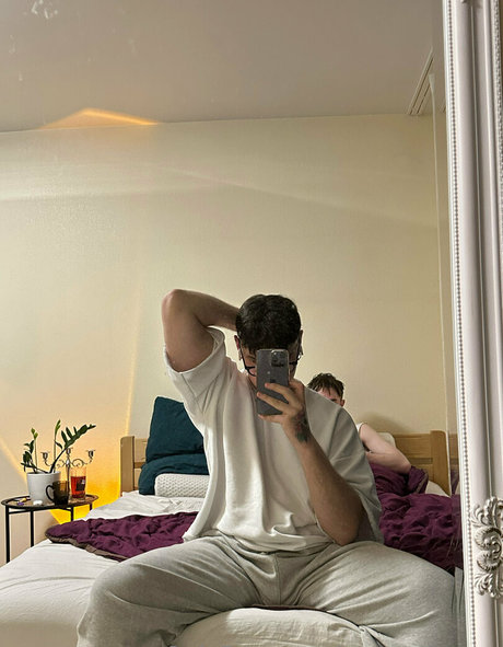 Nacktes geleaktes OnlyFans-Foto von Sweeetbooyy