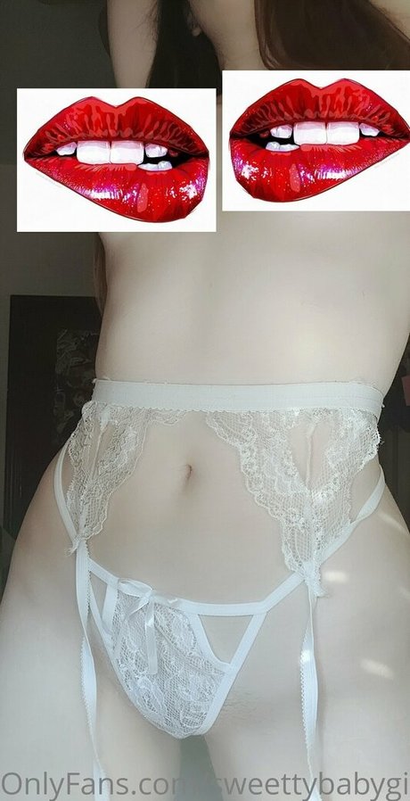 Nacktes geleaktes OnlyFans-Foto von Sweettybabygirlonfire