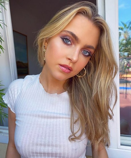 Anne Winters