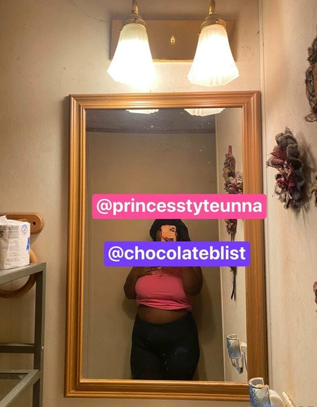 Nacktes geleaktes OnlyFans-Foto von Maddielynn95
