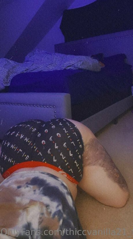 Nacktes geleaktes OnlyFans-Foto von Thiccvanilla21free