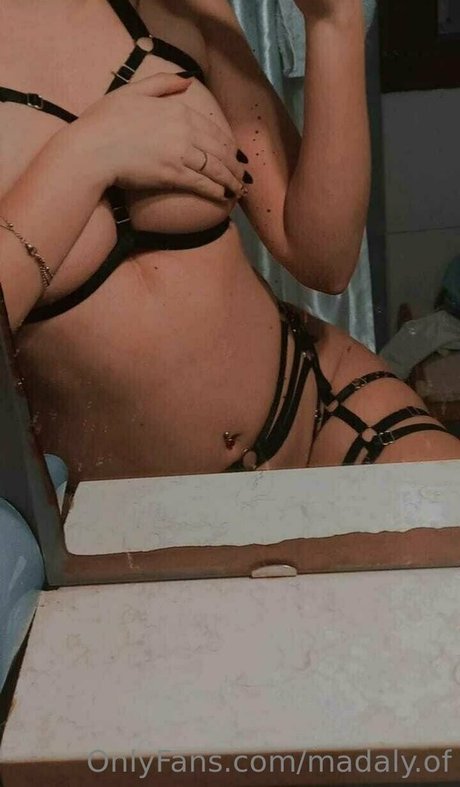Nacktes geleaktes OnlyFans-Foto von Madalyof
