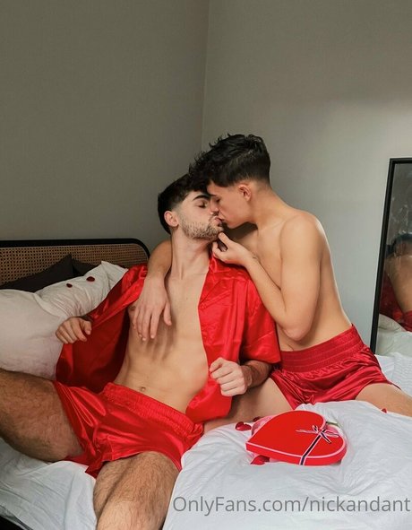 Nacktes geleaktes OnlyFans-Foto von Nickandant