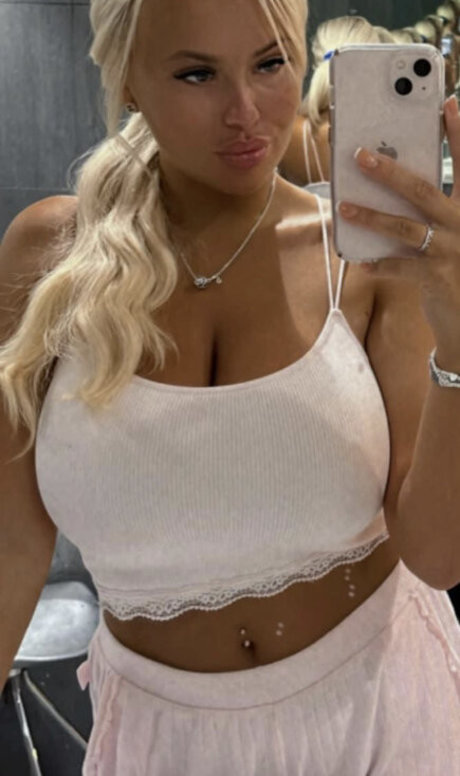 Nacktes geleaktes OnlyFans-Foto von Shauni Scanlan