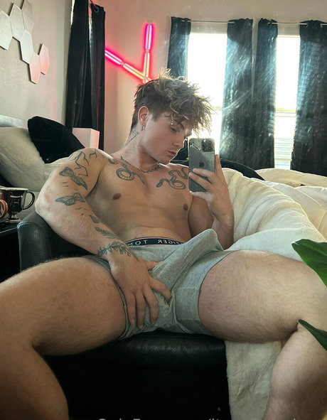 Nacktes geleaktes OnlyFans-Foto von Itscodyandrew