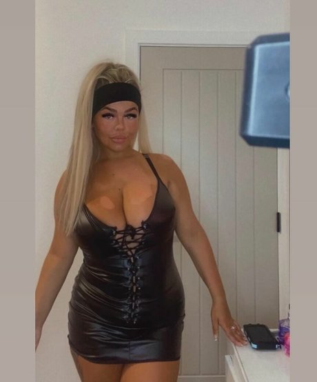 Nacktes geleaktes OnlyFans-Foto von Kayleigh Thomsen