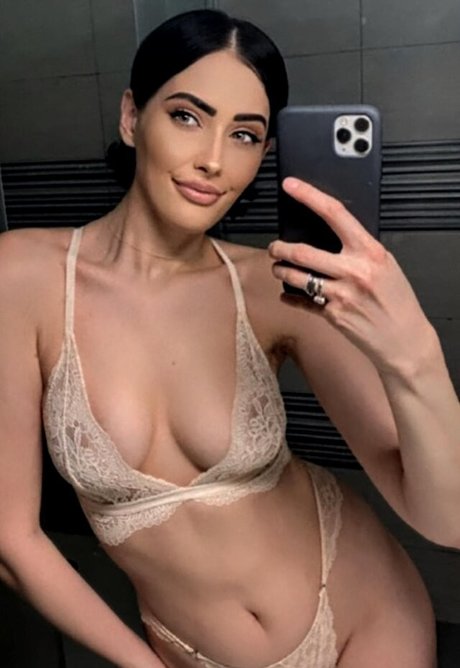 Nacktes geleaktes OnlyFans-Foto von Michelle Bon