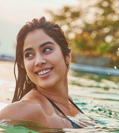 Nacktes geleaktes OnlyFans-Foto von Janhvi Kapoor