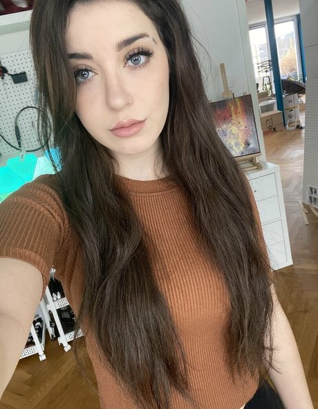 Nacktes geleaktes OnlyFans-Foto von Anni The Duck