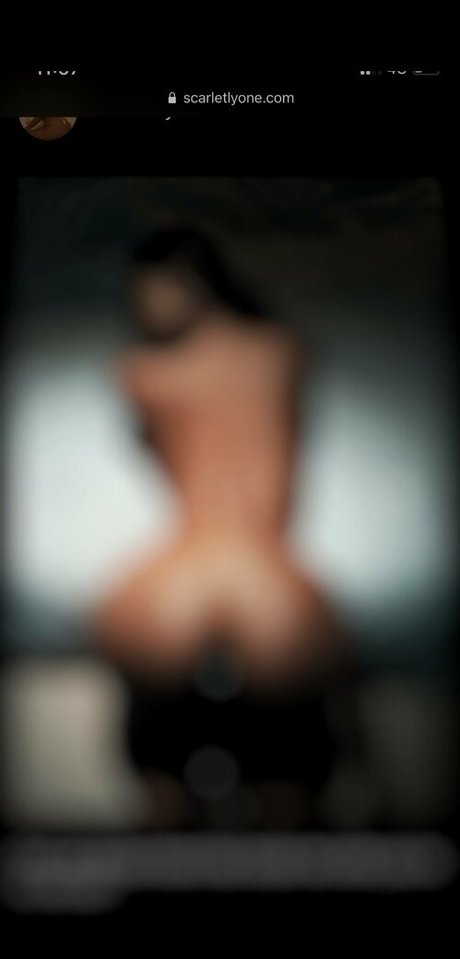 Nacktes geleaktes OnlyFans-Foto von Scarletlyone