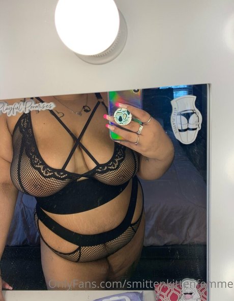 Nacktes geleaktes OnlyFans-Foto von Smittenkittenfemme