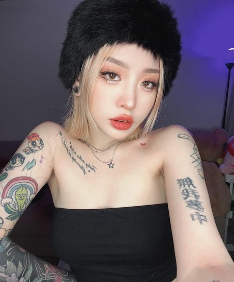 Nacktes geleaktes OnlyFans-Foto von Missmozzi