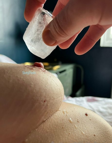 Nacktes geleaktes OnlyFans-Foto von Averageukmumfree