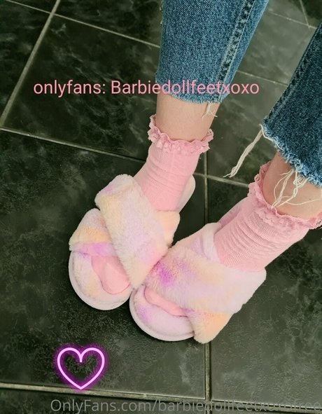 Nacktes geleaktes OnlyFans-Foto von Barbiedollfeetxoxofree