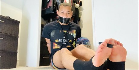 Nacktes geleaktes OnlyFans-Foto von Mixedbondageboy
