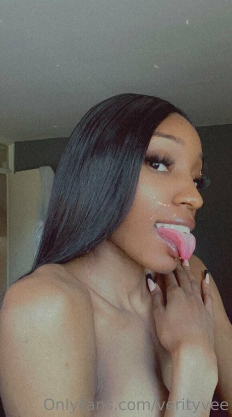 Nacktes geleaktes OnlyFans-Foto von Verityvee