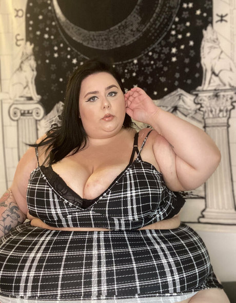 Nacktes geleaktes OnlyFans-Foto von Ssbbwadeline
