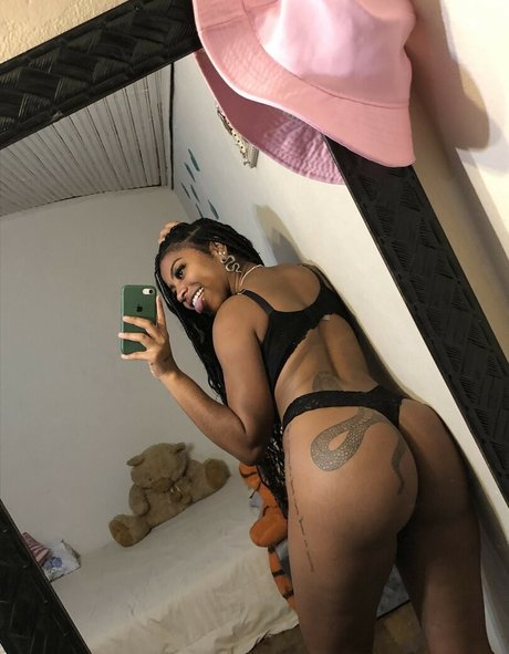 Nacktes geleaktes OnlyFans-Foto von Preta Naja