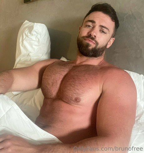 Nacktes geleaktes OnlyFans-Foto von Brunofree
