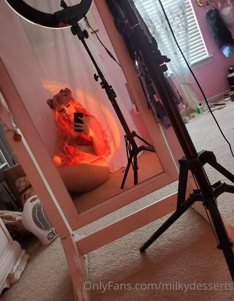 Nacktes geleaktes OnlyFans-Foto von Milkydesserts