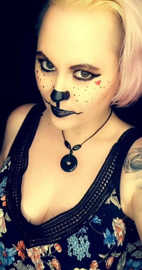 Weirdartgirljo