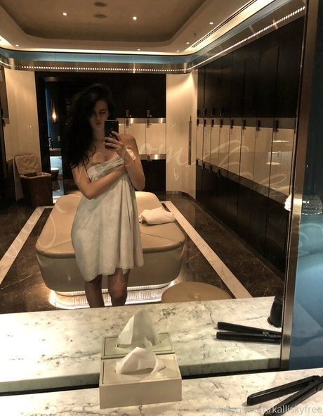 Nacktes geleaktes OnlyFans-Foto von Kalliskyfree