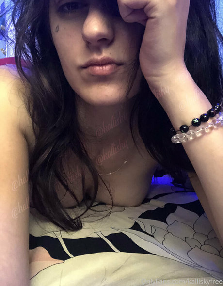 Nacktes geleaktes OnlyFans-Foto von Kalliskyfree