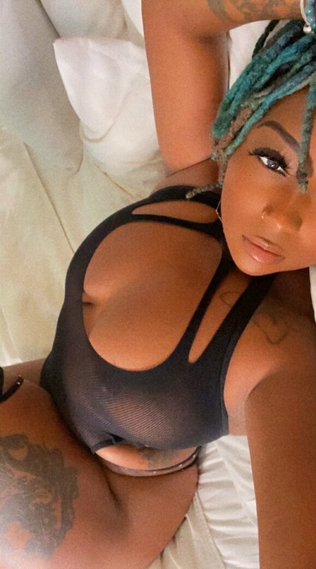 Mzstrawberryhenny