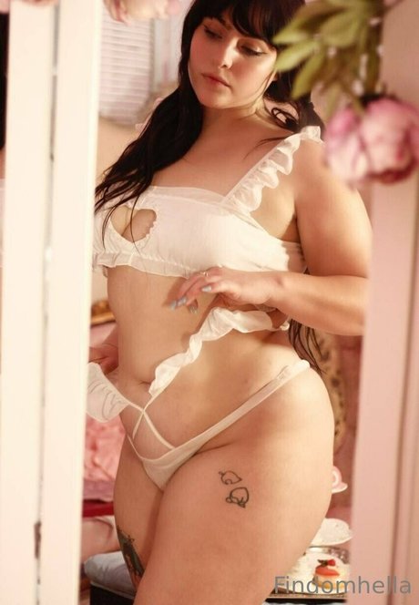 Nacktes geleaktes OnlyFans-Foto von Femdomhella