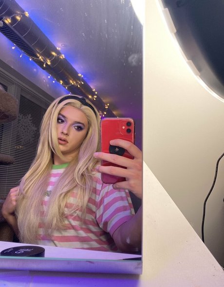Nacktes geleaktes OnlyFans-Foto von Cloexrain