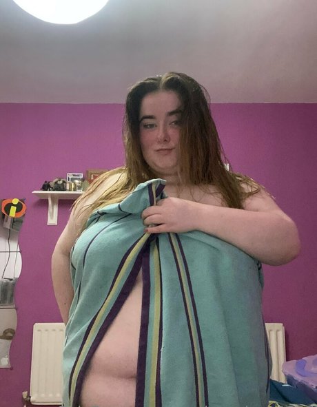 Nacktes geleaktes OnlyFans-Foto von Growingpiggy1305