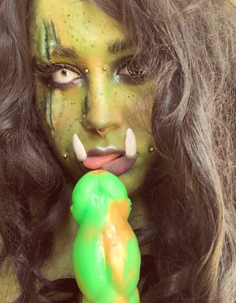 Nacktes geleaktes OnlyFans-Foto von Obeyorla