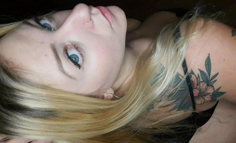 Mikhelaxxx