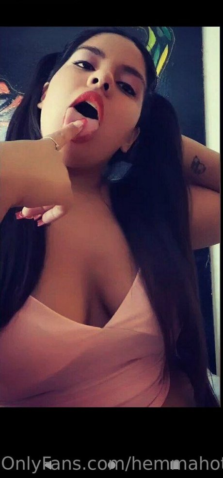 Nacktes geleaktes OnlyFans-Foto von Hemmahot