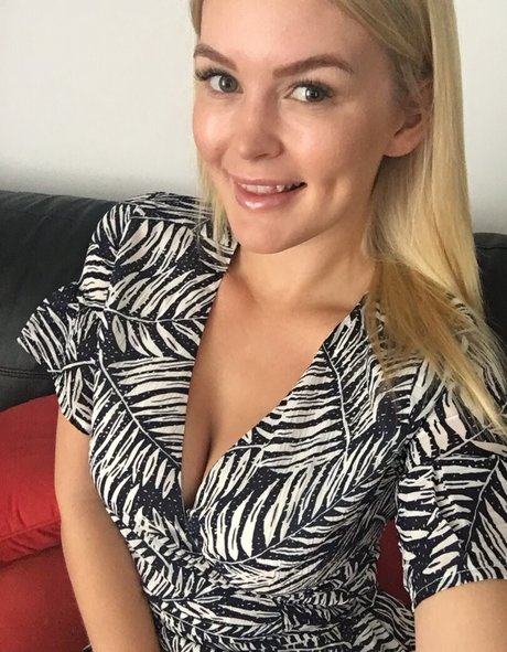 Nacktes geleaktes OnlyFans-Foto von Elleknox
