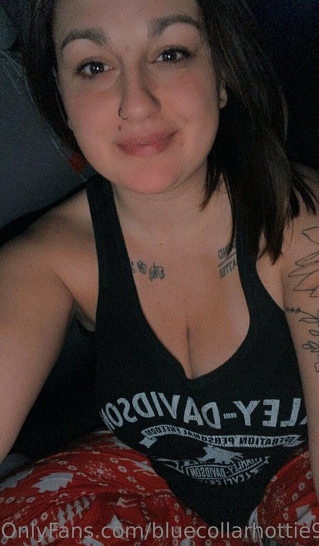 Bluecollarhottie98