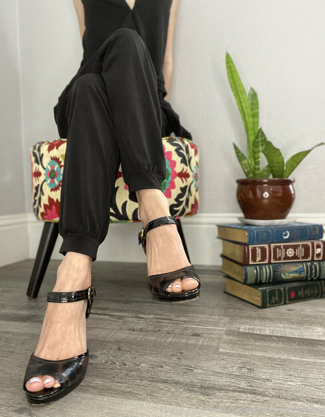 Nacktes geleaktes OnlyFans-Foto von Sweetsolesandtiptoes