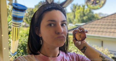 Nacktes geleaktes OnlyFans-Foto von Annaliciaarts