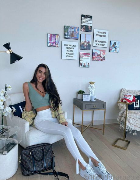 Nacktes geleaktes OnlyFans-Foto von Billiondollarbabie