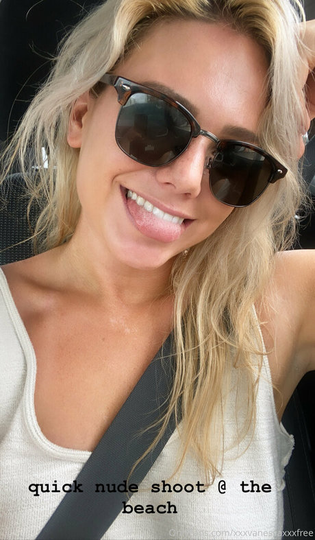 Nacktes geleaktes OnlyFans-Foto von Xxxvanessaxxxfree
