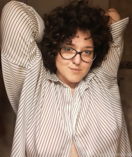 Nacktes geleaktes OnlyFans-Foto von Sweetfatbottomed