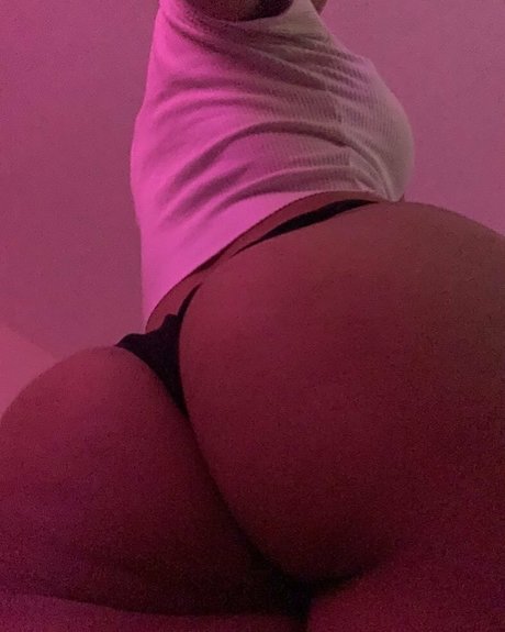 Nacktes geleaktes OnlyFans-Foto von Bvnnyara