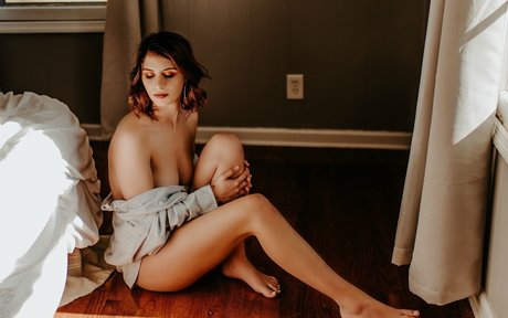 Nacktes geleaktes OnlyFans-Foto von Mommyunder25