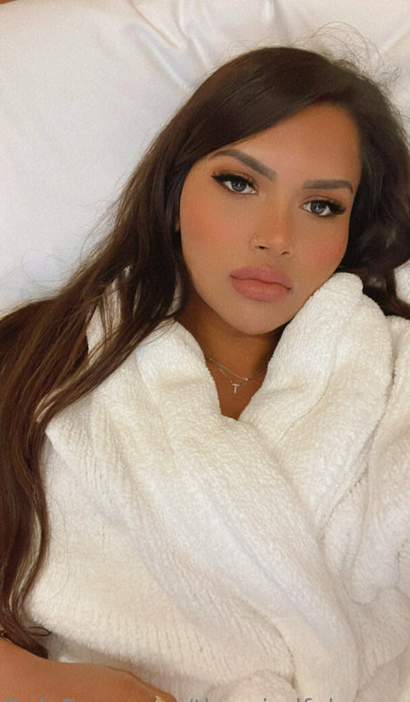 Nacktes geleaktes OnlyFans-Foto von Bellabendss