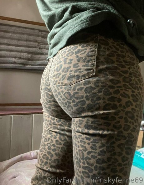 Friskyfeline69