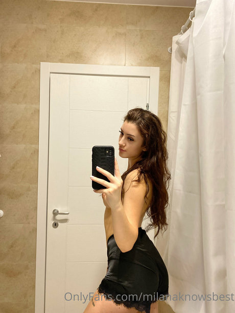 Nacktes geleaktes OnlyFans-Foto von Milana Knows