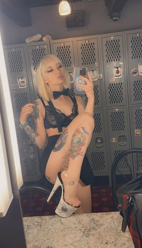 Violets_cabaret