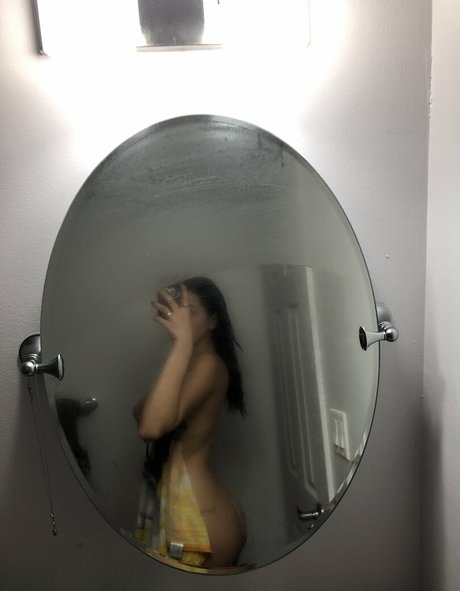 Nacktes geleaktes OnlyFans-Foto von Mela Baby